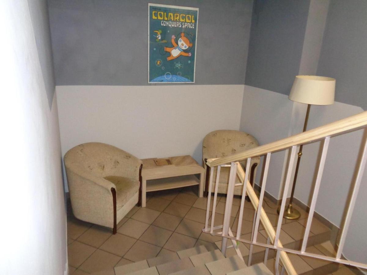 Go Hostel Rewolucji Lodz  Luaran gambar