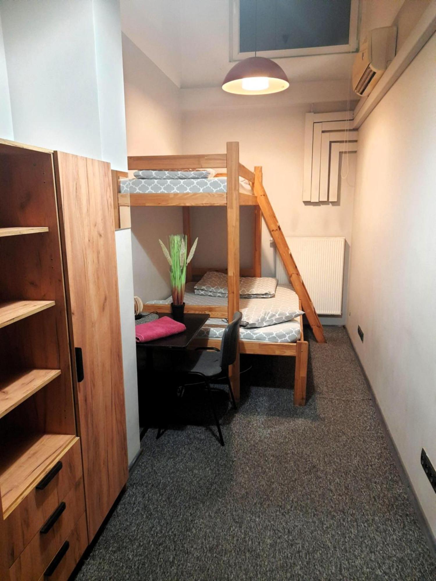 Go Hostel Rewolucji Lodz  Luaran gambar