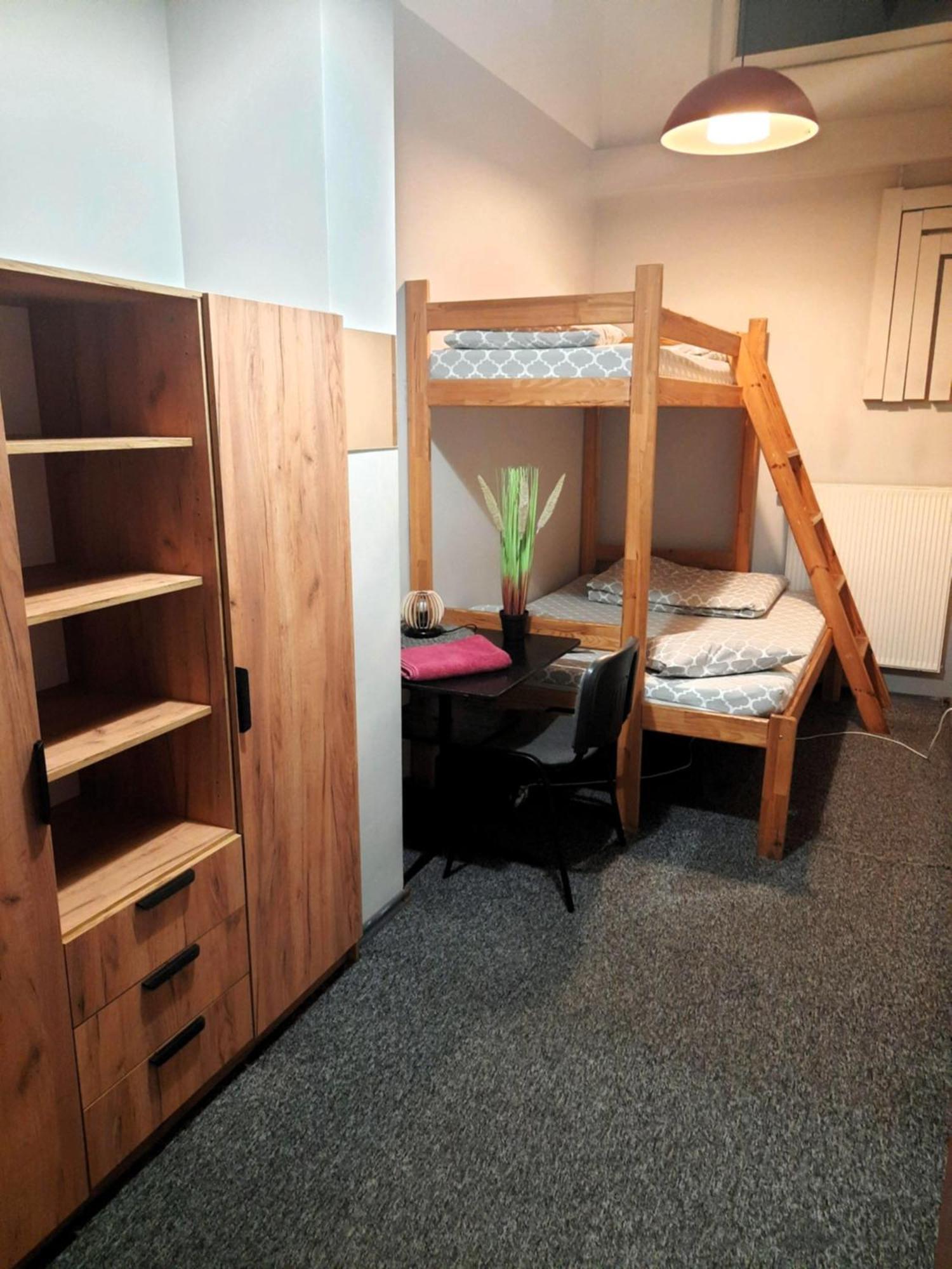 Go Hostel Rewolucji Lodz  Luaran gambar