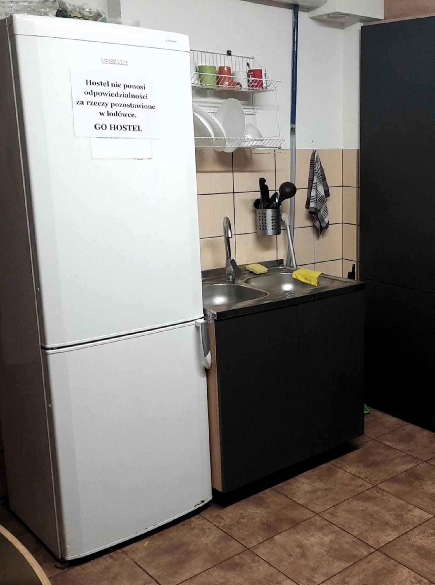 Go Hostel Rewolucji Lodz  Luaran gambar