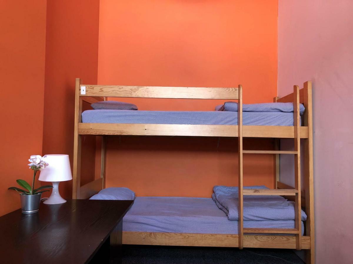 Go Hostel Rewolucji Lodz  Luaran gambar